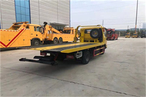 古城非事故拖车