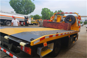 古城附近拖车电话号码服务